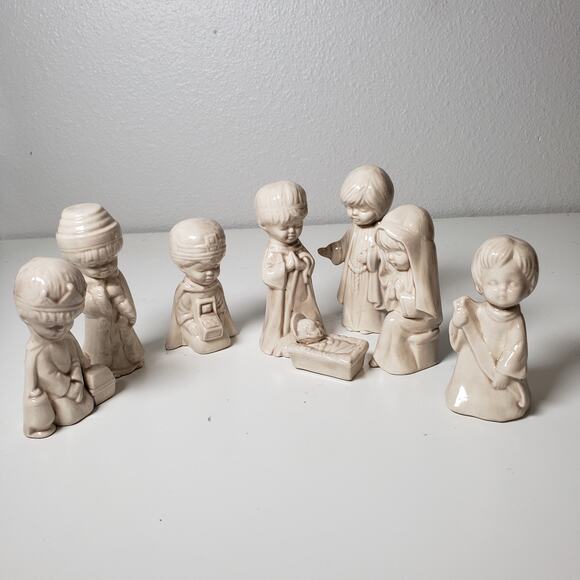 Vintage Small Nativity Set Unpainted Bisque Ceramic Children's Christmas 8PC - Picture 2 of 14